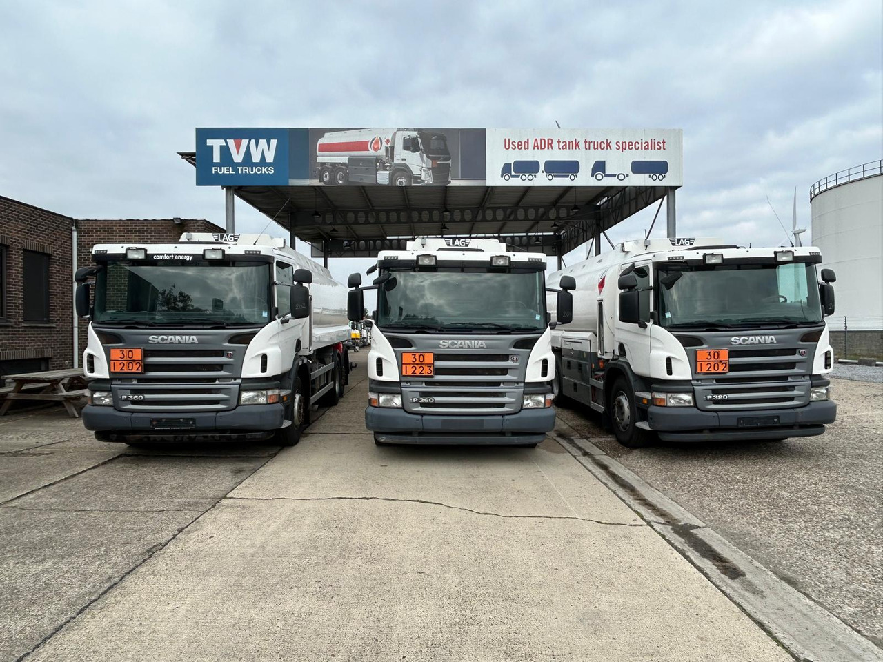 SCANIA P320/P360 (lot of 3) - Caminhão tanque: foto 2 SCANIA P320/P360 (lot of 3) - Caminhão tanque: foto 2