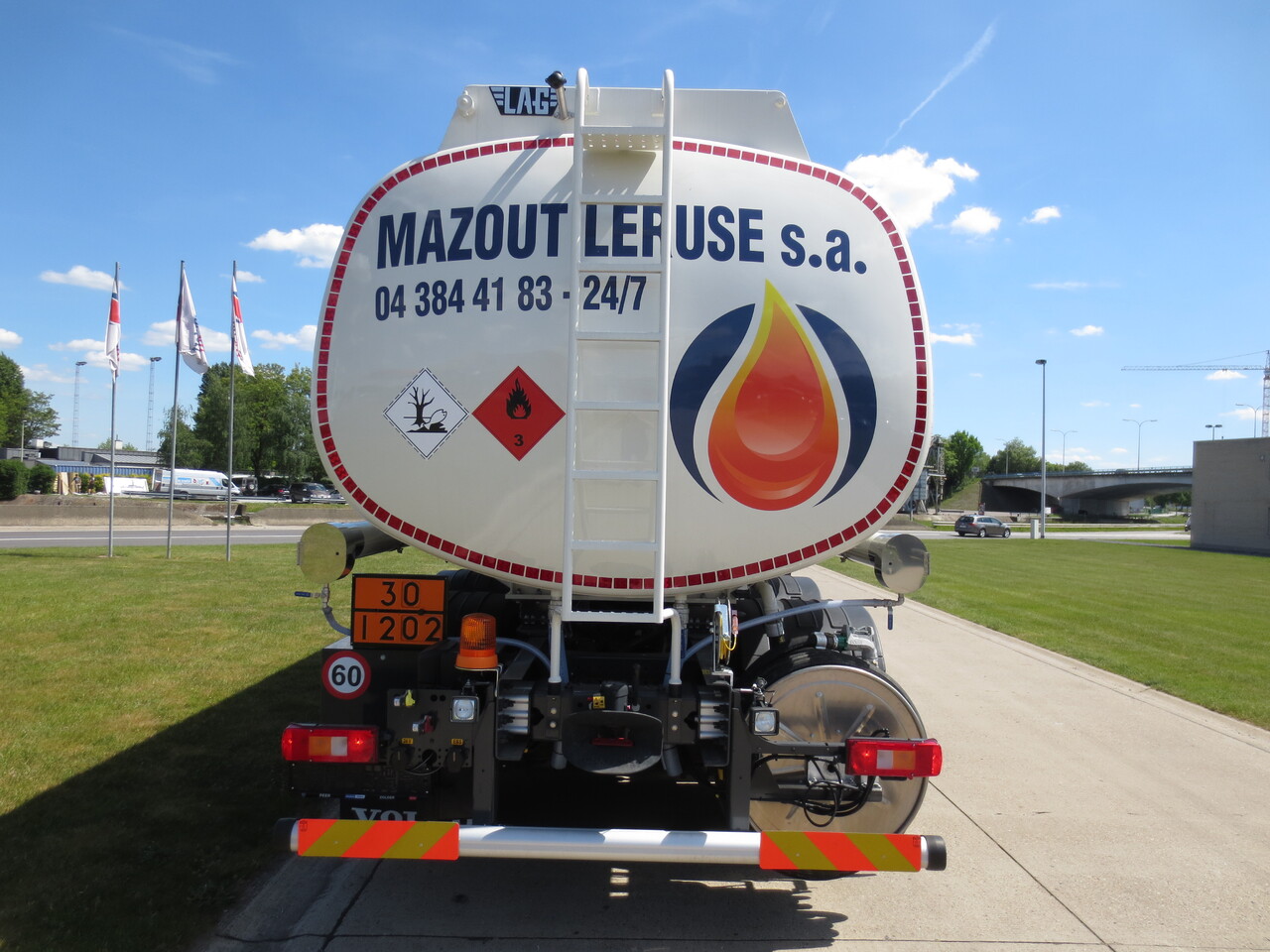 Caminhão tanque VOLVO FM: foto 10