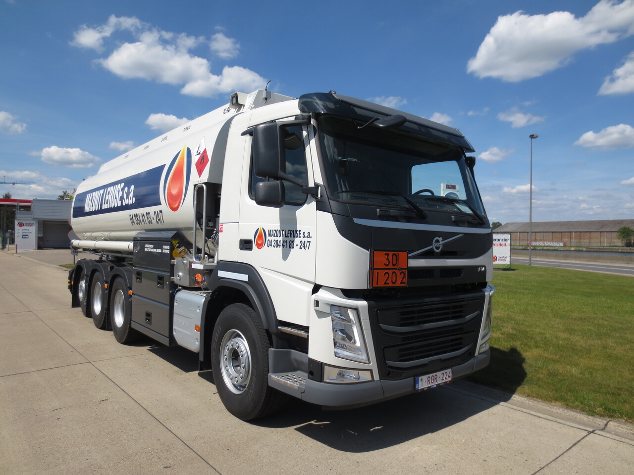 Caminhão tanque VOLVO FM: foto 7