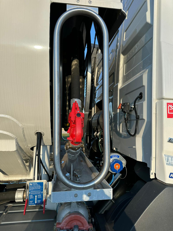 Caminhão tanque nuevo VOLVO FM: foto 11