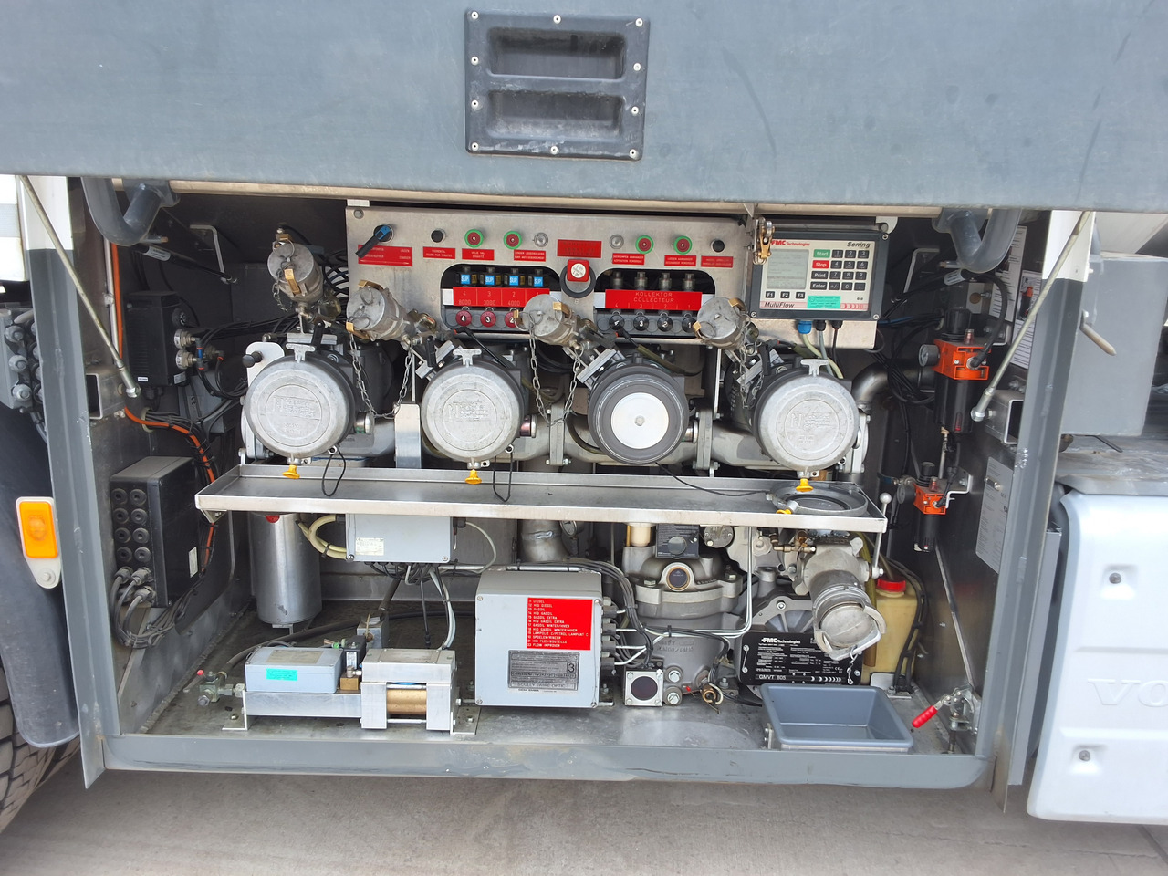 VOLVO FM - Caminhão tanque: foto 5 VOLVO FM - Caminhão tanque: foto 5