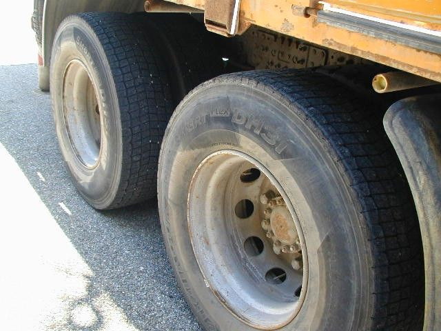 Volvo FH 12 6x4 Volvo FH 12 6x4 - Camião de caixa aberta/ Plataforma, Caminhão grua: foto 5 Volvo FH 12 6x4 Volvo FH 12 6x4 - Camião de caixa aberta/ Plataforma, Caminhão grua: foto 5