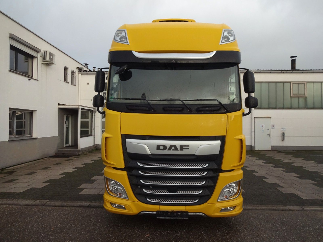 DAF XF 480, Jumbo BDF, SSC, Standklima, Intarder - Caminhão transportador de contêineres/ Caixa móvel: foto 2 DAF XF 480, Jumbo BDF, SSC, Standklima, Intarder - Caminhão transportador de contêineres/ Caixa móvel: foto 2