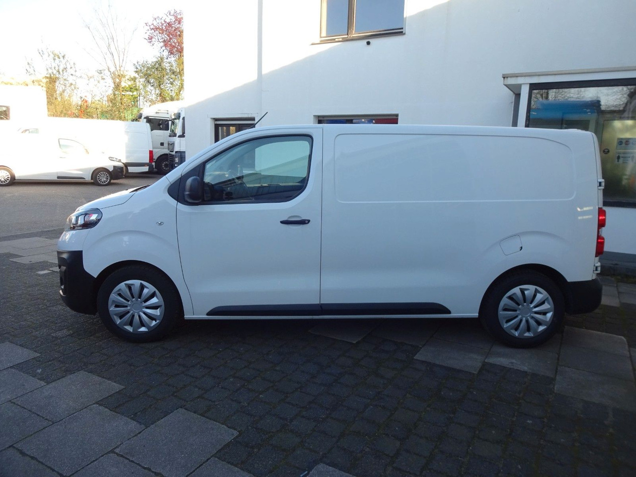 Opel 50 x Vivaro Kasten L1H1, Klima, PDC, - Furgão compacto: foto 4 Opel 50 x Vivaro Kasten L1H1, Klima, PDC, - Furgão compacto: foto 4