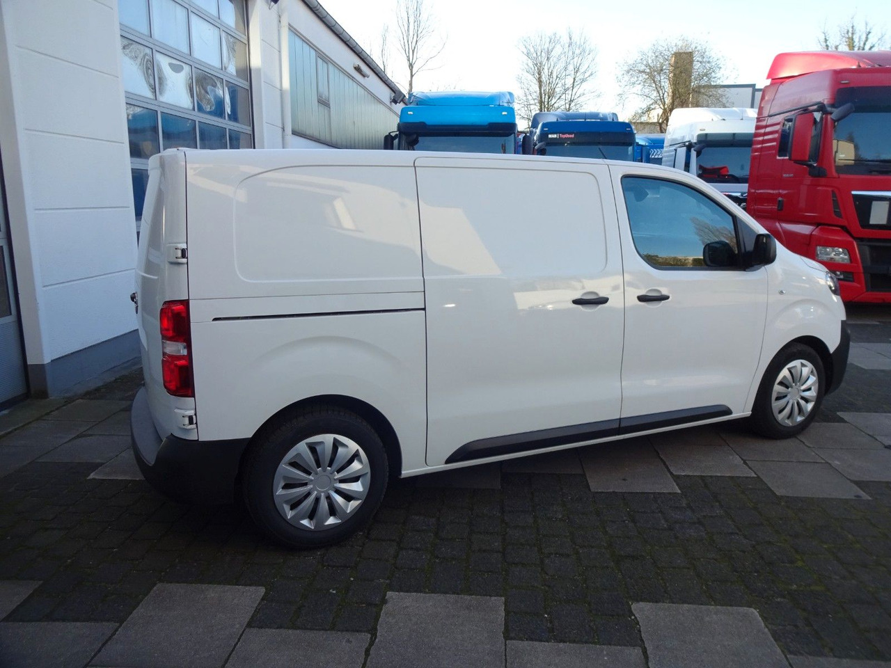 Opel 50 x Vivaro Kasten L1H1, Klima, PDC, Tempomat - Furgão compacto: foto 5 Opel 50 x Vivaro Kasten L1H1, Klima, PDC, Tempomat - Furgão compacto: foto 5