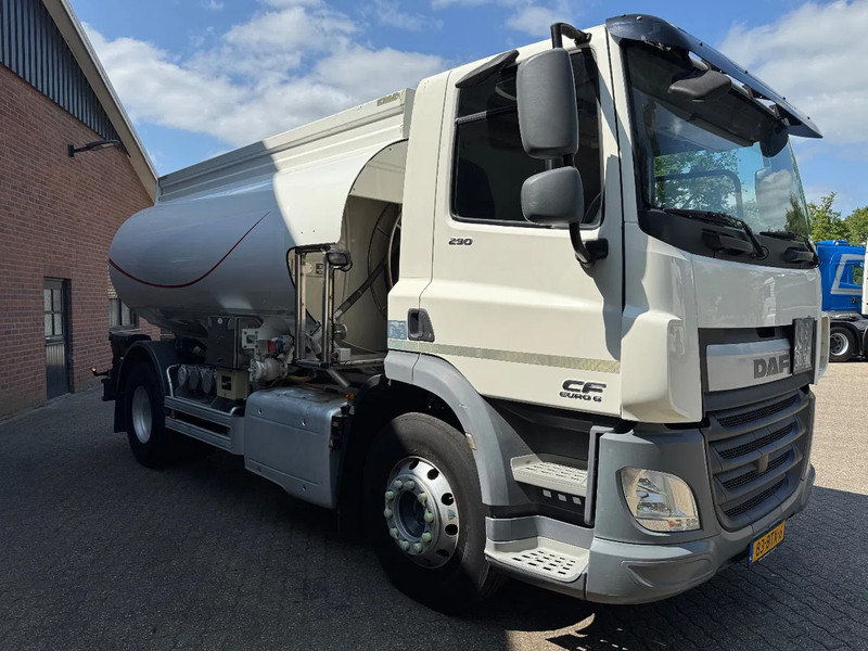 DAF CF 290 12.000 Fuel Diesel/Benzin Alle keuringen! Top conditie - Caminhão tanque: foto 2 DAF CF 290 12.000 Fuel Diesel/Benzin Alle keuringen! Top conditie - Caminhão tanque: foto 2
