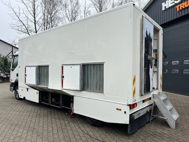DAF LF 180 4X2 Verkoopopbouw/Verkaufsaufbau +Koeling Hydraulisch uitklapbaar - Food truck: foto 4 DAF LF 180 4X2 Verkoopopbouw/Verkaufsaufbau +Koeling Hydraulisch uitklapbaar - Food truck: foto 4