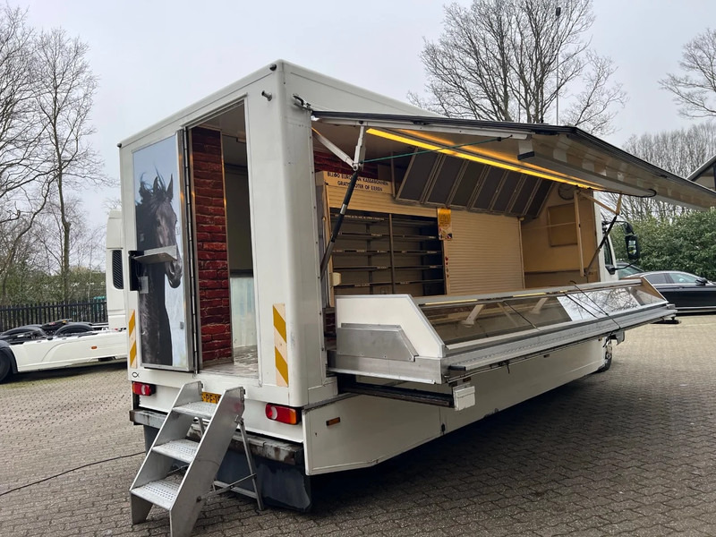 DAF LF 180 4X2 Verkoopopbouw/Verkaufsaufbau +Koeling Hydraulisch uitklapbaar - Food truck: foto 2 DAF LF 180 4X2 Verkoopopbouw/Verkaufsaufbau +Koeling Hydraulisch uitklapbaar - Food truck: foto 2