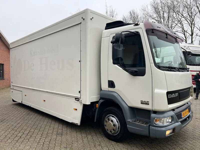 Food truck DAF LF 180 4X2 Verkoopopbouw/Verkaufsaufbau +Koeling Hydraulisch uitklapbaar: foto 18 Food truck DAF LF 180 4X2 Verkoopopbouw/Verkaufsaufbau +Koeling Hydraulisch uitklapbaar: foto 18