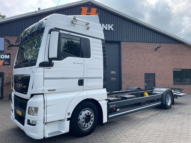 MAN TGX 18.400 XLX AHK LBW Standairco NL Truck - Caminhão transportador de contêineres/ Caixa móvel: foto 1 MAN TGX 18.400 XLX AHK LBW Standairco NL Truck - Caminhão transportador de contêineres/ Caixa móvel: foto 1