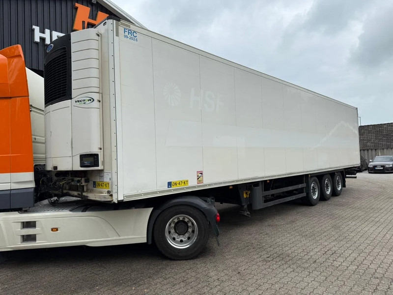 Schmitz Cargobull SKO 24 5x Vleeshaken Rohrbahnen Fleisch Carrier Vector 1950 MT NL Trailer - Semireboque isotérmico: foto 1 Schmitz Cargobull SKO 24 5x Vleeshaken Rohrbahnen Fleisch Carrier Vector 1950 MT NL Trailer - Semireboque isotérmico: foto 1