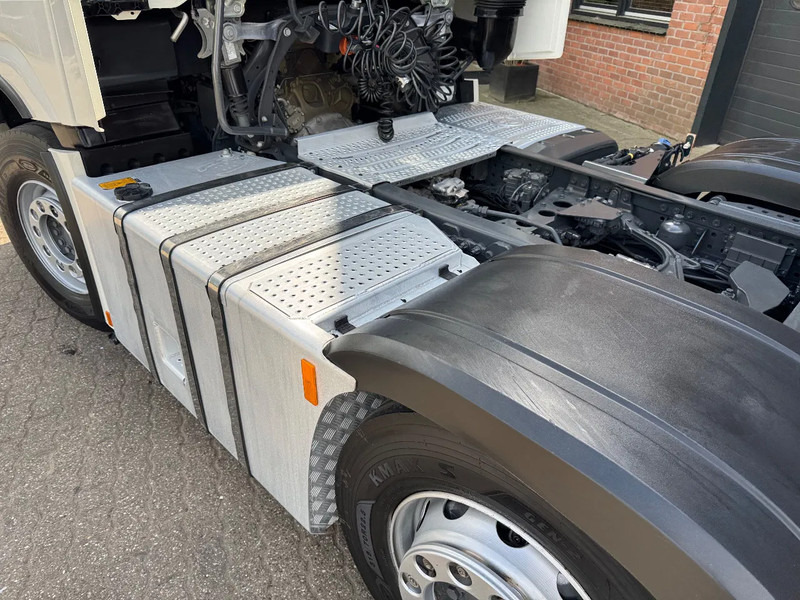 Mercedes-Benz Actros 2545 6X2 Gigaspace Gestuurde voorloopas NL Truck 327.240KM - Tractor: foto 5 Mercedes-Benz Actros 2545 6X2 Gigaspace Gestuurde voorloopas NL Truck 327.240KM - Tractor: foto 5