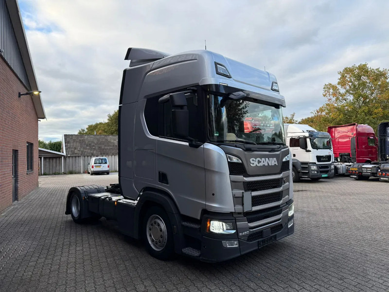 Scania R450 NGS 4X2EB Lowliner Retarder Standairco German truck Smarttacho 2 - Tractor: foto 2 Scania R450 NGS 4X2EB Lowliner Retarder Standairco German truck Smarttacho 2 - Tractor: foto 2