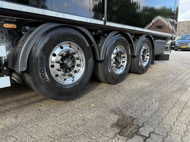 Kraker K-Force 92m3 Black, Liftas - 10MM Vloer, Afstandsbediening - Semireboque piso móvel: foto 5 Kraker K-Force 92m3 Black, Liftas - 10MM Vloer, Afstandsbediening - Semireboque piso móvel: foto 5