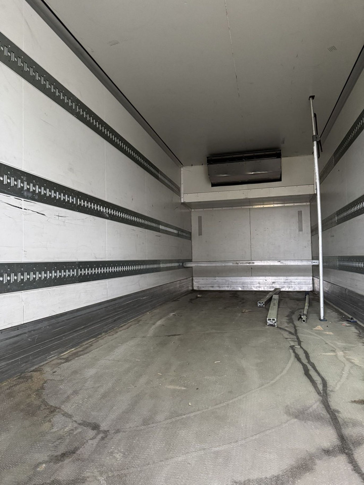 Krone BDF-System 7.45 m, Wartung neu, LACK NEU in weiß - Carroçaria - frigorífico: foto 4 Krone BDF-System 7.45 m, Wartung neu, LACK NEU in weiß - Carroçaria - frigorífico: foto 4