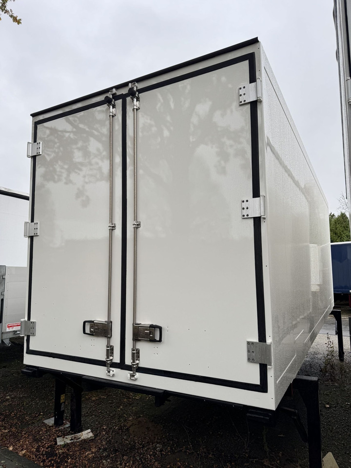 Krone BDF-System 7.45 m, Wartung neu, LACK NEU in weiß - Carroçaria - frigorífico: foto 2 Krone BDF-System 7.45 m, Wartung neu, LACK NEU in weiß - Carroçaria - frigorífico: foto 2