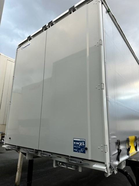 Krone BDF-System 7.450 mm lang, FABRIKNEU - Toldo carroçaria: foto 3 Krone BDF-System 7.450 mm lang, FABRIKNEU - Toldo carroçaria: foto 3