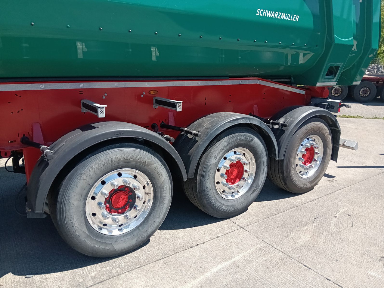 Schwarzmüller 3-A ALU-MULDE mHARDOX ALCOA 25m3 SAF 5420kgPlane - Semireboque basculante: foto 4 Schwarzmüller 3-A ALU-MULDE mHARDOX ALCOA 25m3 SAF 5420kgPlane - Semireboque basculante: foto 4