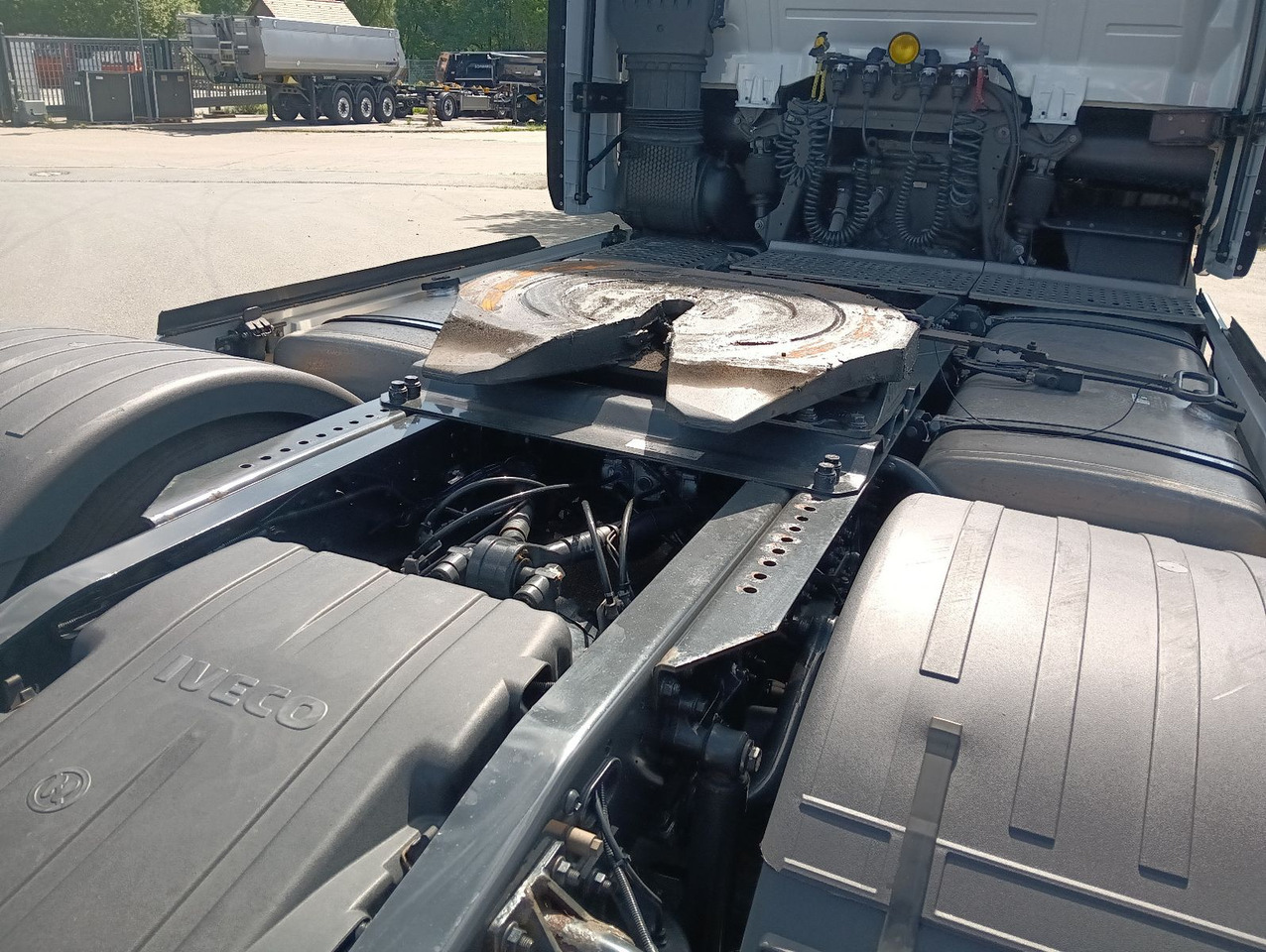 Locação de  Iveco S-WAY AS440 P490 INTARDERSpoilerStandklima 2xTan Iveco S-WAY AS440 P490 INTARDERSpoilerStandklima 2xTan: foto 27