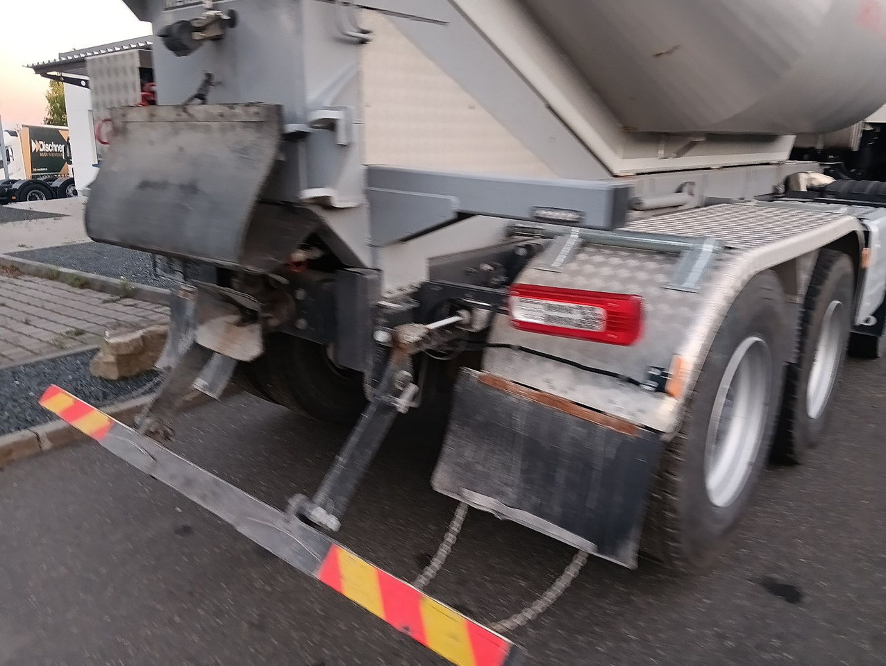 Volvo FH500 8x4R RETARDER LIFT MEILLER-Asphalt FunkAHK - Caminhão basculante: foto 4 Volvo FH500 8x4R RETARDER LIFT MEILLER-Asphalt FunkAHK - Caminhão basculante: foto 4