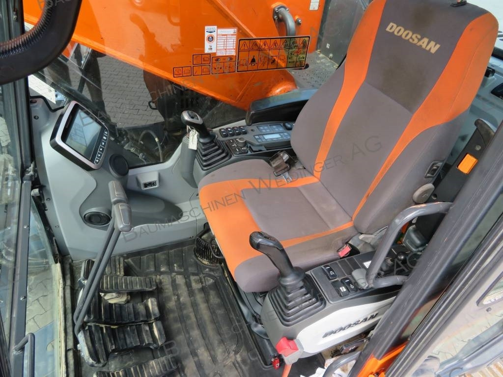 Escavadora de rastos Doosan DX 235 LCR-5: foto 18