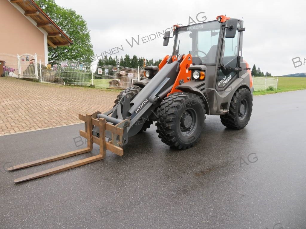 Hitachi ZW 95 - Carregadeira de rodas: foto 2 Hitachi ZW 95 - Carregadeira de rodas: foto 2