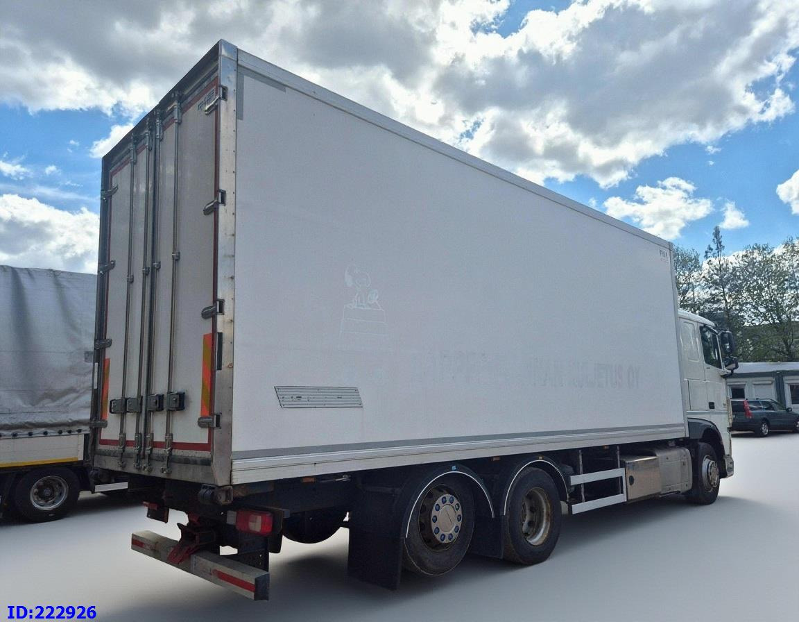DAF XF 106 440 FAR 6x2 Euro6 - Caminhão isotérmico: foto 5 DAF XF 106 440 FAR 6x2 Euro6 - Caminhão isotérmico: foto 5
