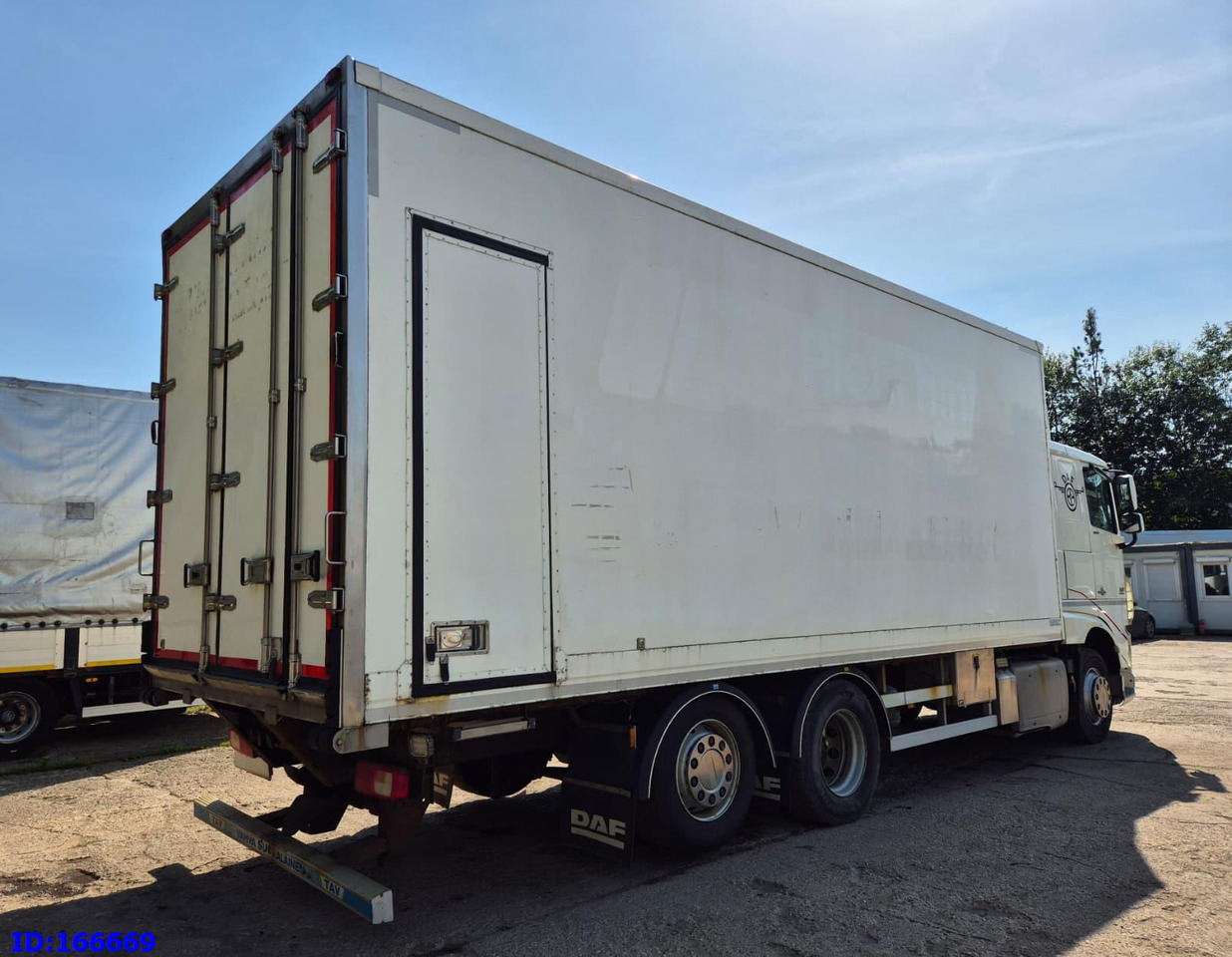 DAF XF 106.460 FAR 6X2 Euro6 - Caminhão frigorífico: foto 5 DAF XF 106.460 FAR 6X2 Euro6 - Caminhão frigorífico: foto 5