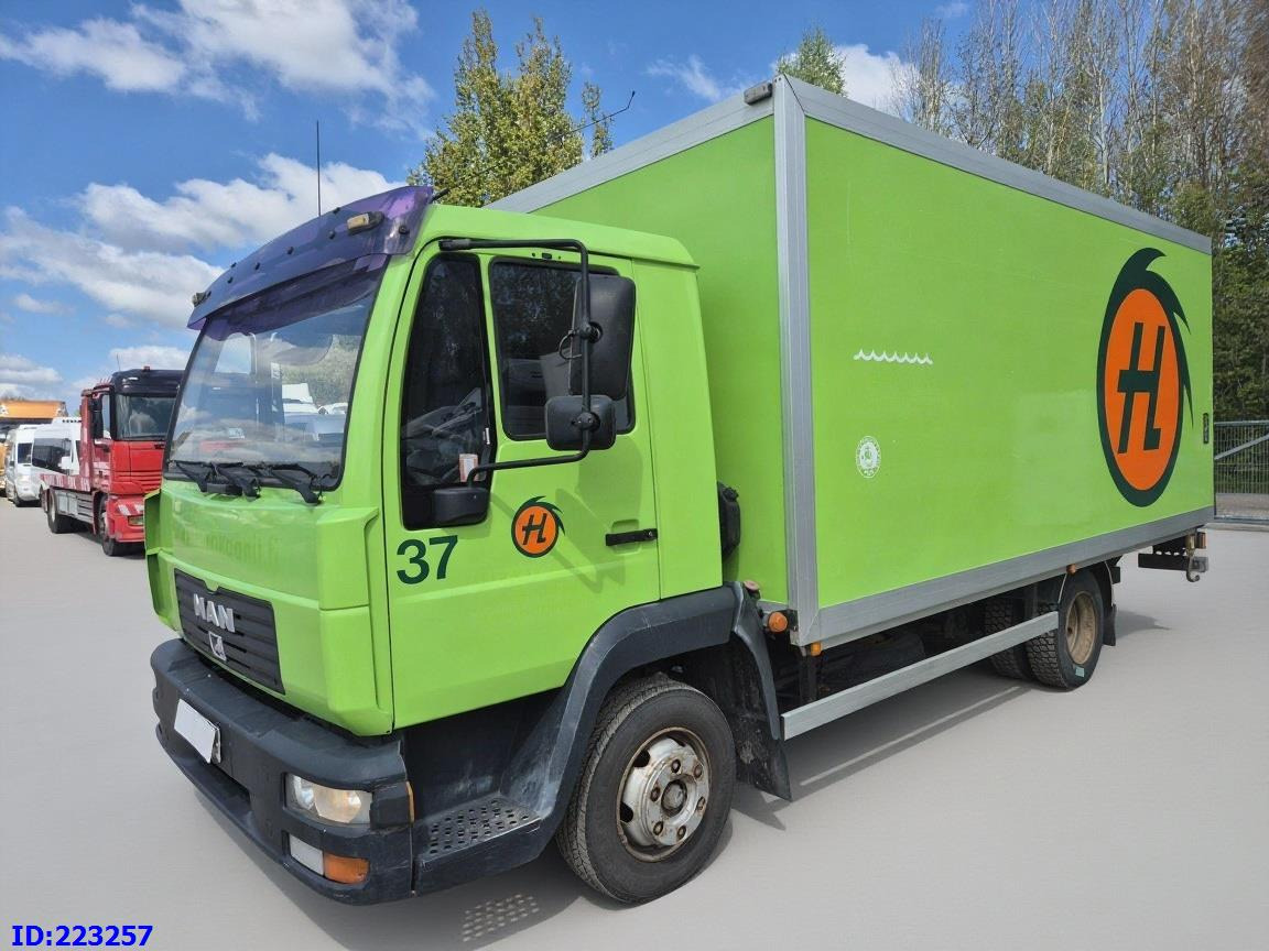 MAN LE 8.150 Manual 139tkm ONLY - Caminhão furgão: foto 1 MAN LE 8.150 Manual 139tkm ONLY - Caminhão furgão: foto 1