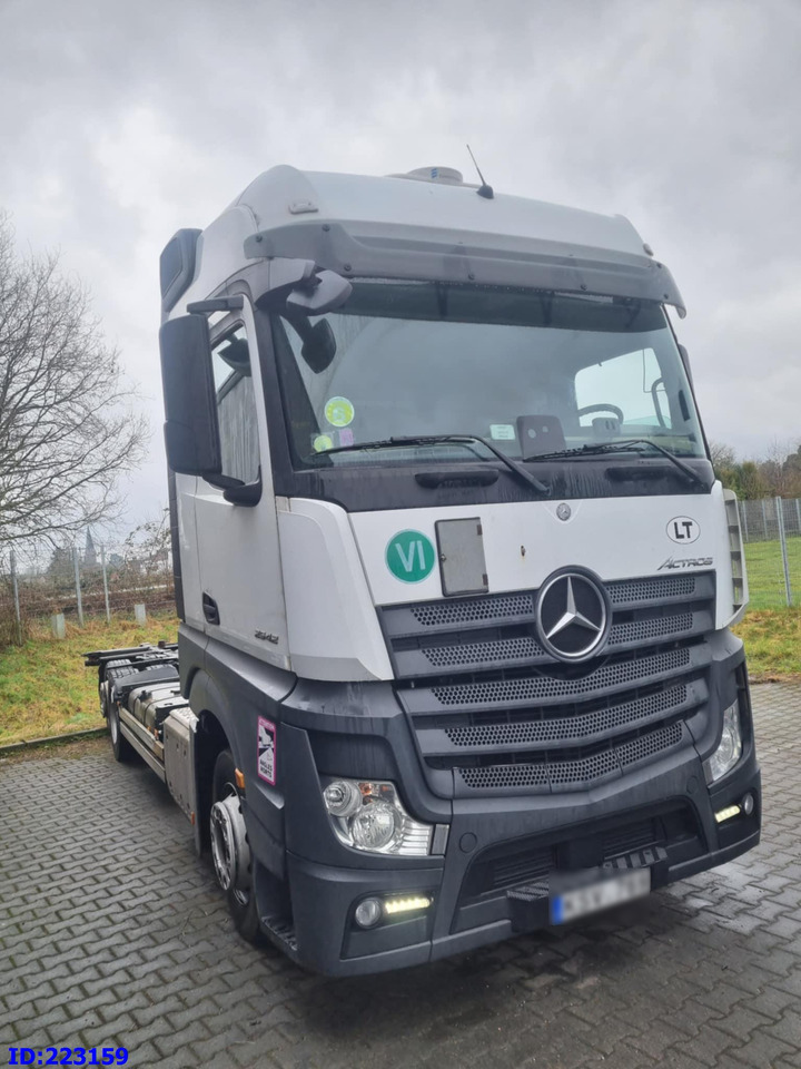 MERCEDES-BENZ Actros 2542 BDF 6x2 Euro6 - Caminhão chassi: foto 1 MERCEDES-BENZ Actros 2542 BDF 6x2 Euro6 - Caminhão chassi: foto 1