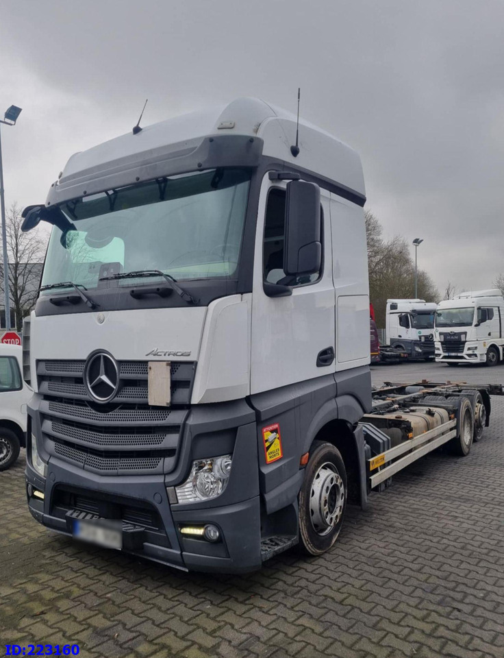 MERCEDES-BENZ Actros 2542 BDF Euro6 - Caminhão chassi: foto 1 MERCEDES-BENZ Actros 2542 BDF Euro6 - Caminhão chassi: foto 1