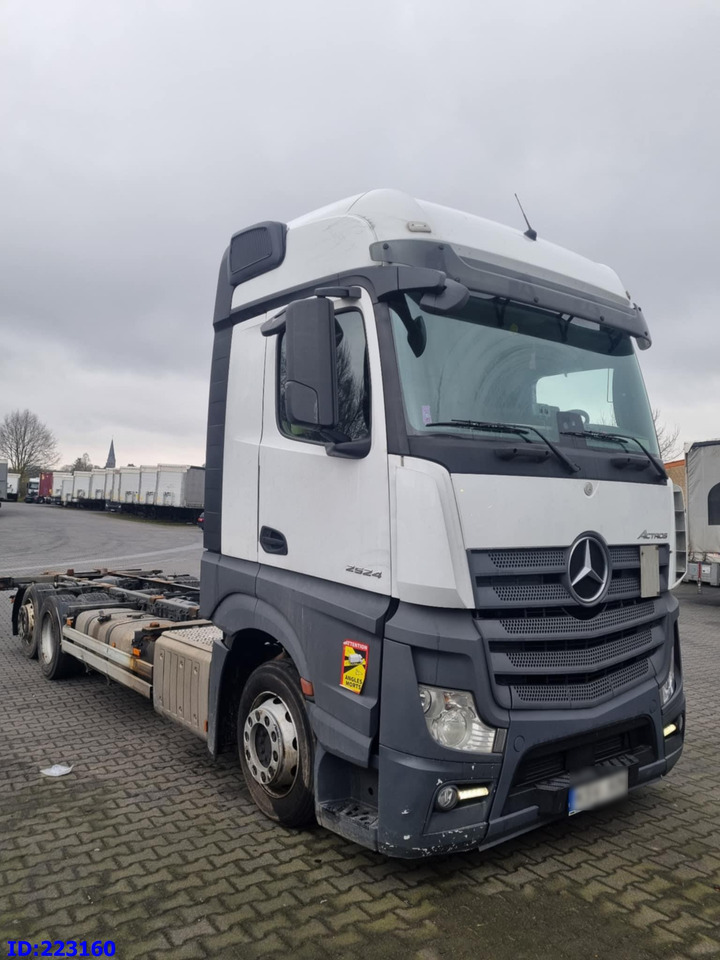 MERCEDES-BENZ Actros 2542 BDF Euro6 - Caminhão chassi: foto 2 MERCEDES-BENZ Actros 2542 BDF Euro6 - Caminhão chassi: foto 2