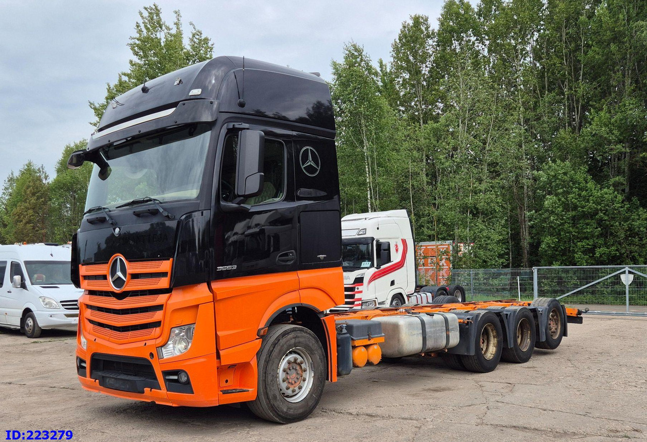 MERCEDES-BENZ Actros 3563 8×4 ( Steering axle) - Caminhão chassi: foto 1 MERCEDES-BENZ Actros 3563 8×4 ( Steering axle) - Caminhão chassi: foto 1
