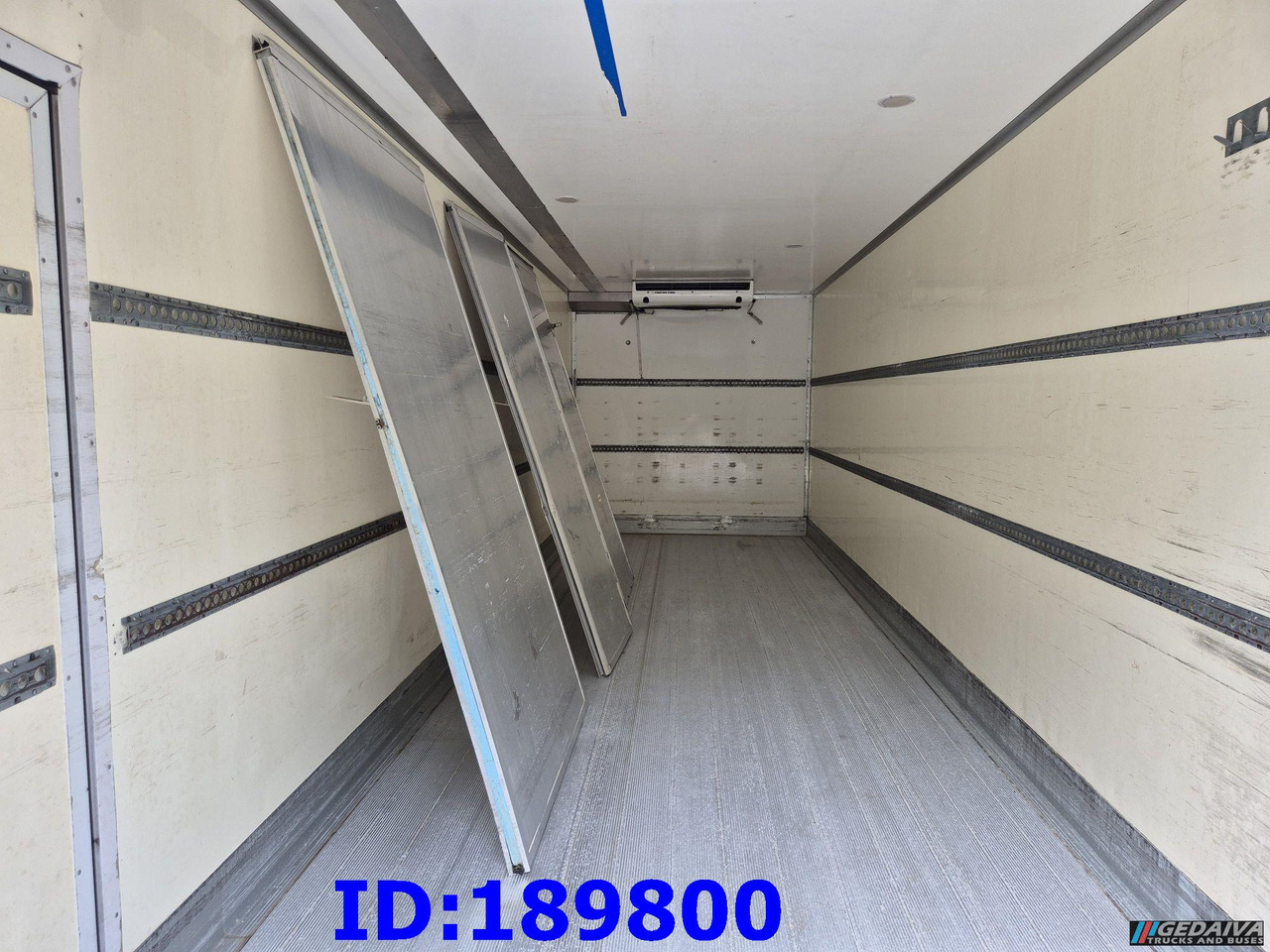Caminhão frigorífico MERCEDES-BENZ Axor 1829 Euro5 Manual + Tail lift: foto 6