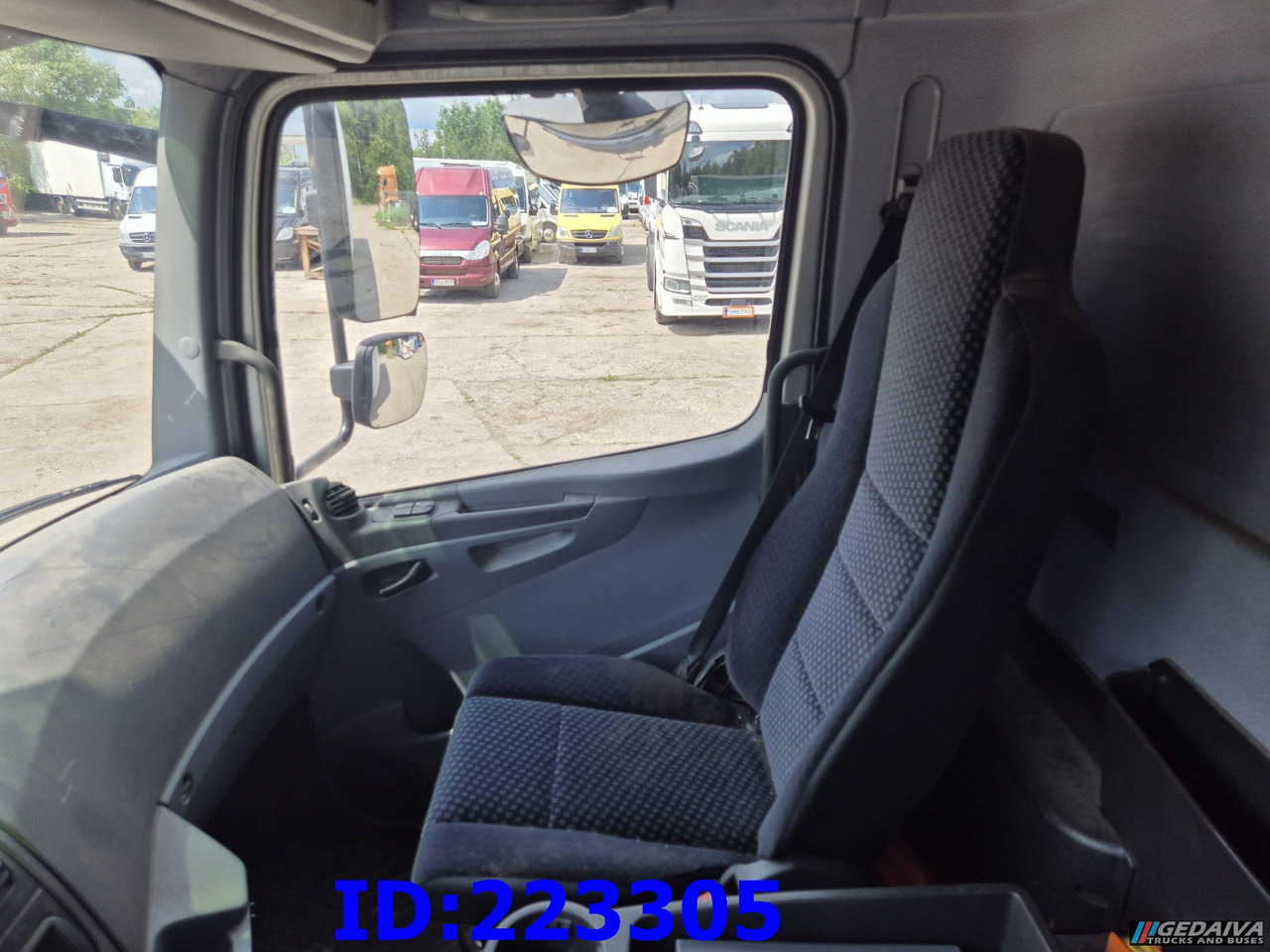 Caminhão frigorífico MERCEDES-BENZ Axor 1829 Euro5 Manual + Tail lift: foto 24