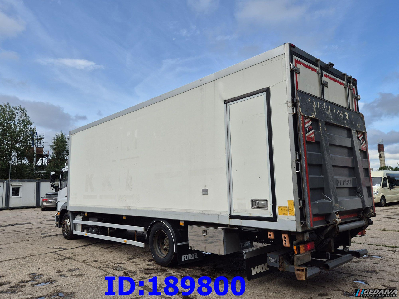 Caminhão frigorífico MERCEDES-BENZ Axor 1829 Euro5 Manual + Tail lift: foto 11