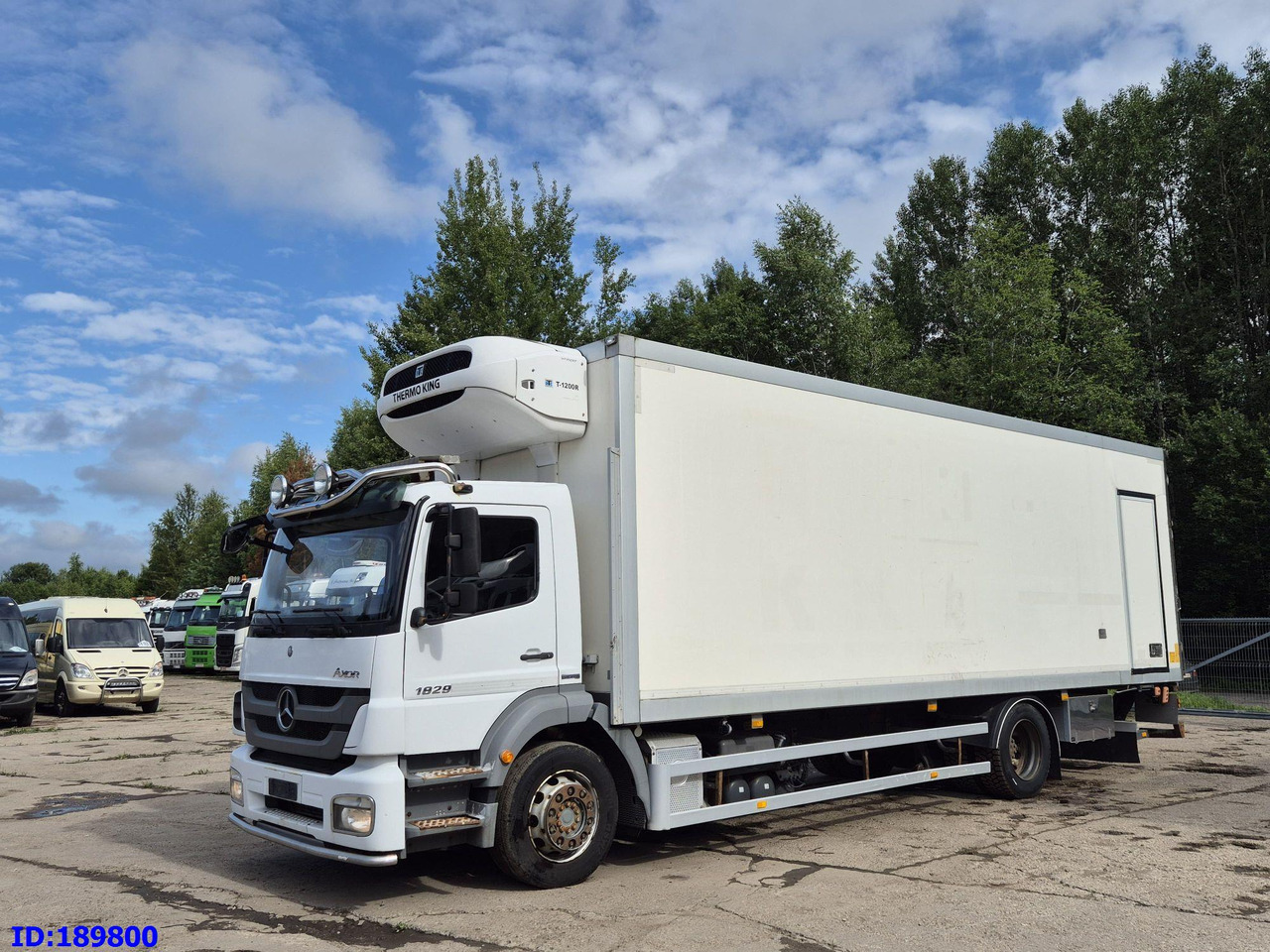 MERCEDES-BENZ Axor 1829 Euro5 Manual + Tail lift - Caminhão frigorífico: foto 1 MERCEDES-BENZ Axor 1829 Euro5 Manual + Tail lift - Caminhão frigorífico: foto 1
