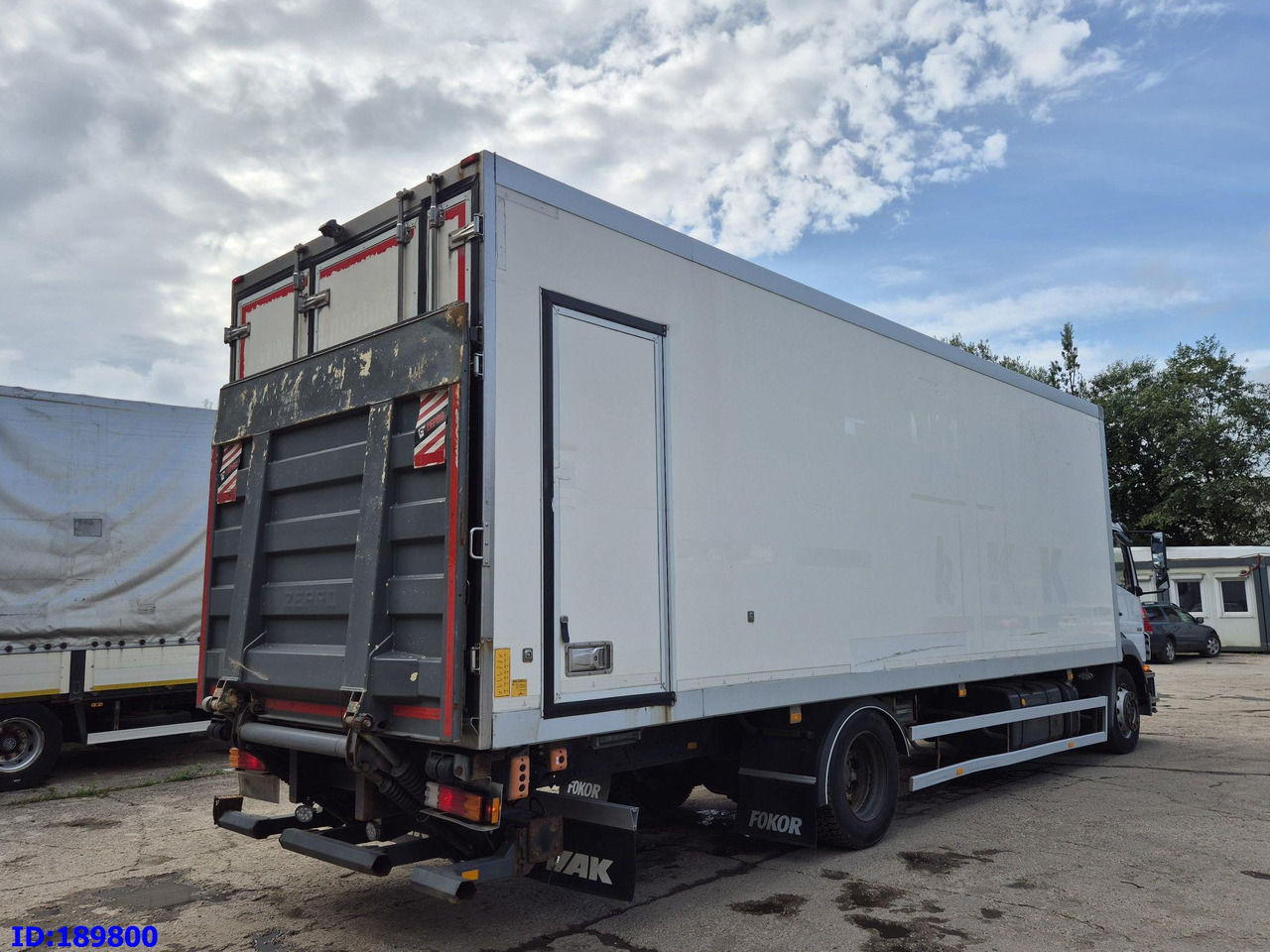 MERCEDES-BENZ Axor 1829 Euro5 Manual + Tail lift - Caminhão frigorífico: foto 5 MERCEDES-BENZ Axor 1829 Euro5 Manual + Tail lift - Caminhão frigorífico: foto 5