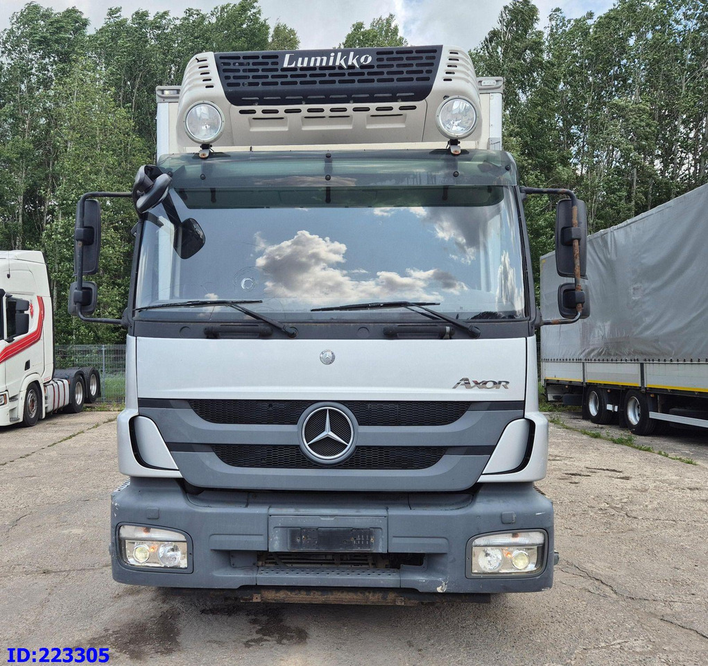 MERCEDES-BENZ Axor 1829 Euro5 Manual + Tail lift - Caminhão frigorífico: foto 2 MERCEDES-BENZ Axor 1829 Euro5 Manual + Tail lift - Caminhão frigorífico: foto 2