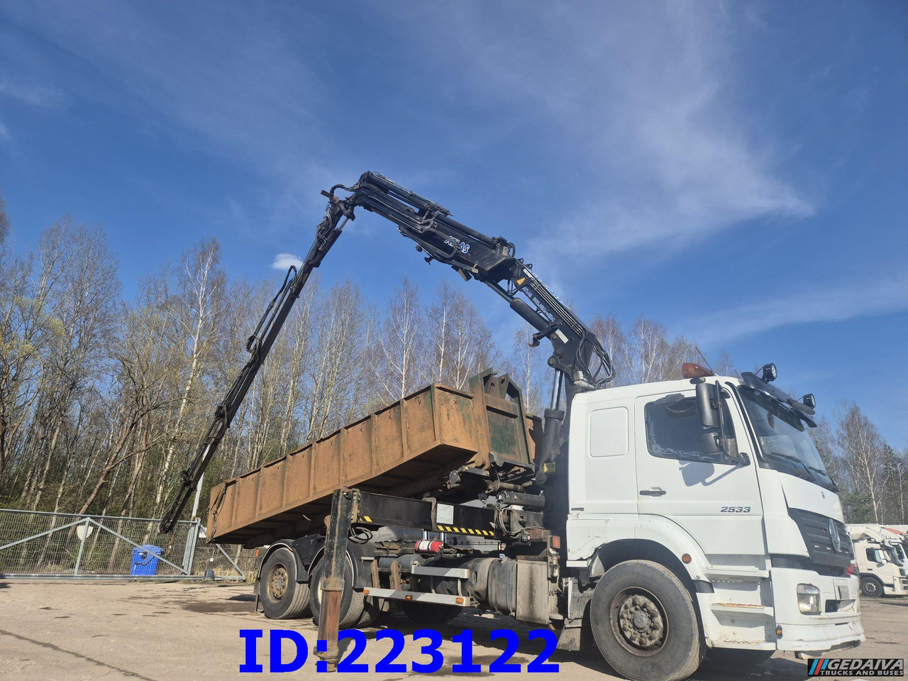 MERCEDES-BENZ Axor 2533 6x2 + Atlas 332.3E Crane - Caminhão basculante: foto 4 MERCEDES-BENZ Axor 2533 6x2 + Atlas 332.3E Crane - Caminhão basculante: foto 4