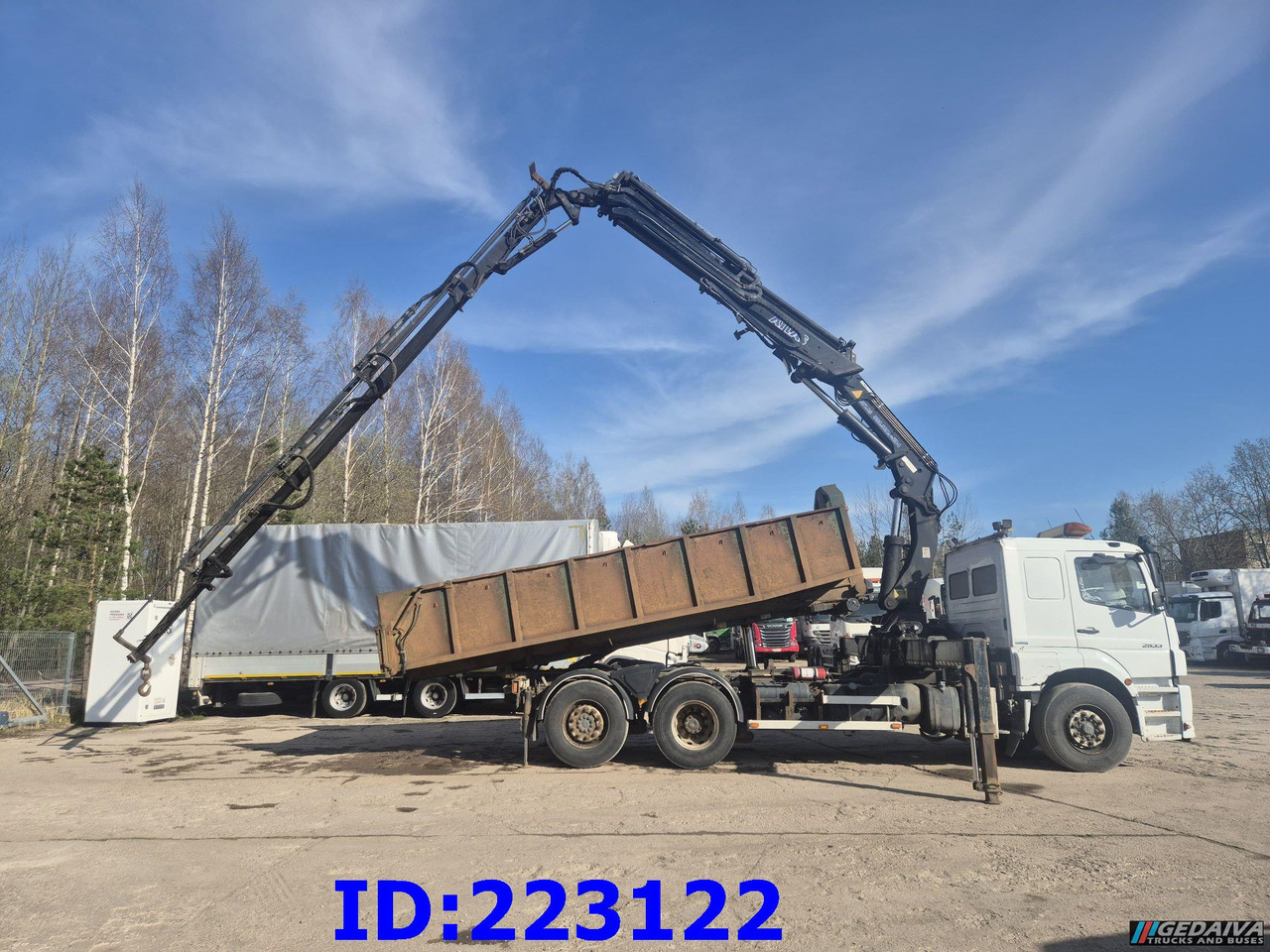 MERCEDES-BENZ Axor 2533 6x2 + Atlas 332.3E Crane - Caminhão basculante: foto 5 MERCEDES-BENZ Axor 2533 6x2 + Atlas 332.3E Crane - Caminhão basculante: foto 5