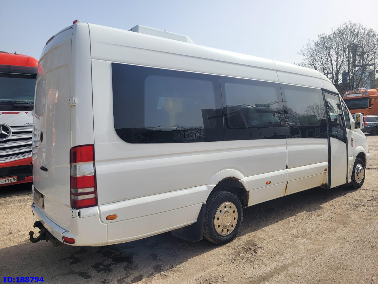 MERCEDES-BENZ Sprinter 518 - Kasten VIP - 20 Seater - Autocarro: foto 5 MERCEDES-BENZ Sprinter 518 - Kasten VIP - 20 Seater - Autocarro: foto 5