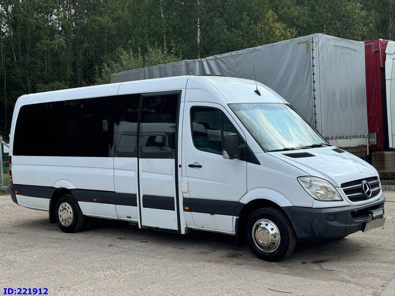 MERCEDES-BENZ Sprinter 518 VIP 17-Place - Autocarro: foto 4 MERCEDES-BENZ Sprinter 518 VIP 17-Place - Autocarro: foto 4
