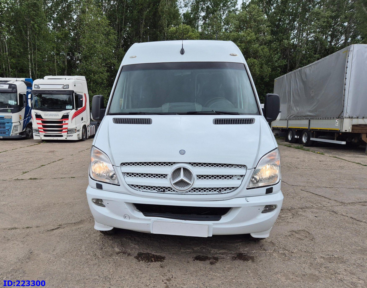MERCEDES-BENZ Sprinter 518 VIP - 17 Seater - Autocarro: foto 2 MERCEDES-BENZ Sprinter 518 VIP - 17 Seater - Autocarro: foto 2