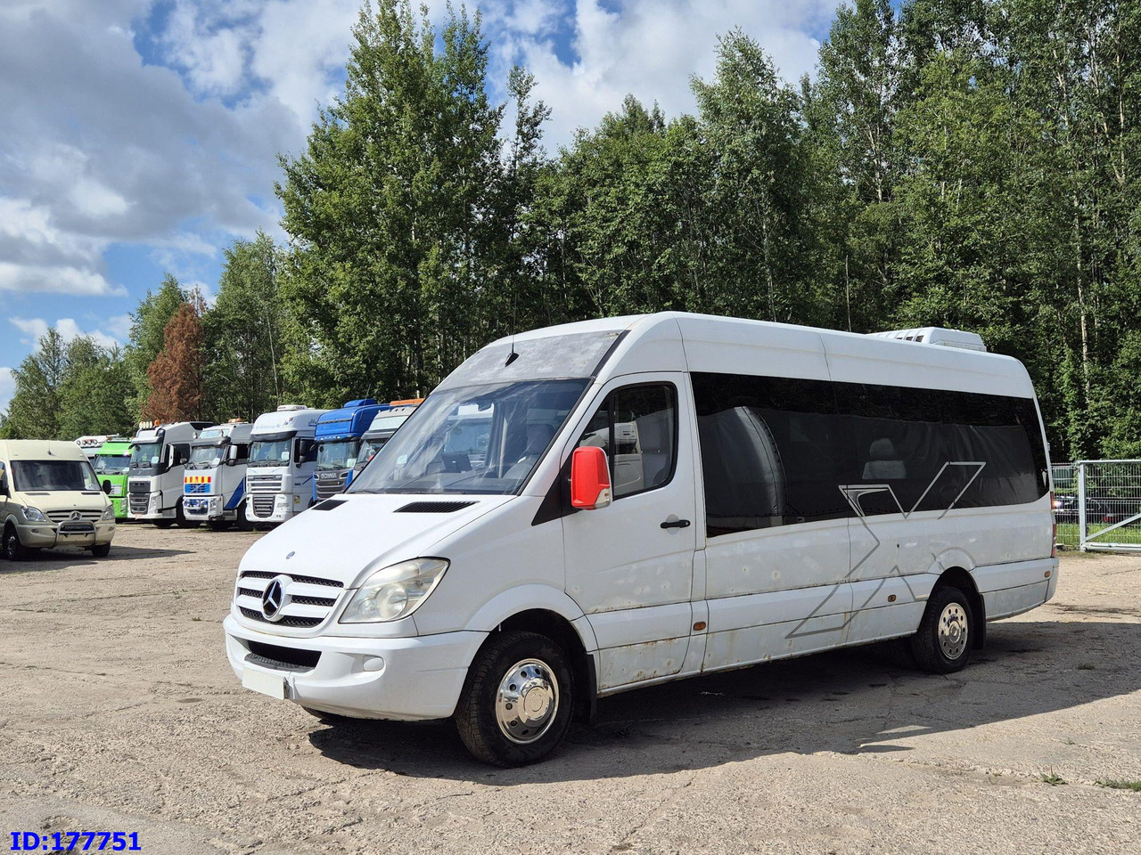 MERCEDES-BENZ Sprinter 518 - VIP - 17-seater - Autocarro: foto 1 MERCEDES-BENZ Sprinter 518 - VIP - 17-seater - Autocarro: foto 1