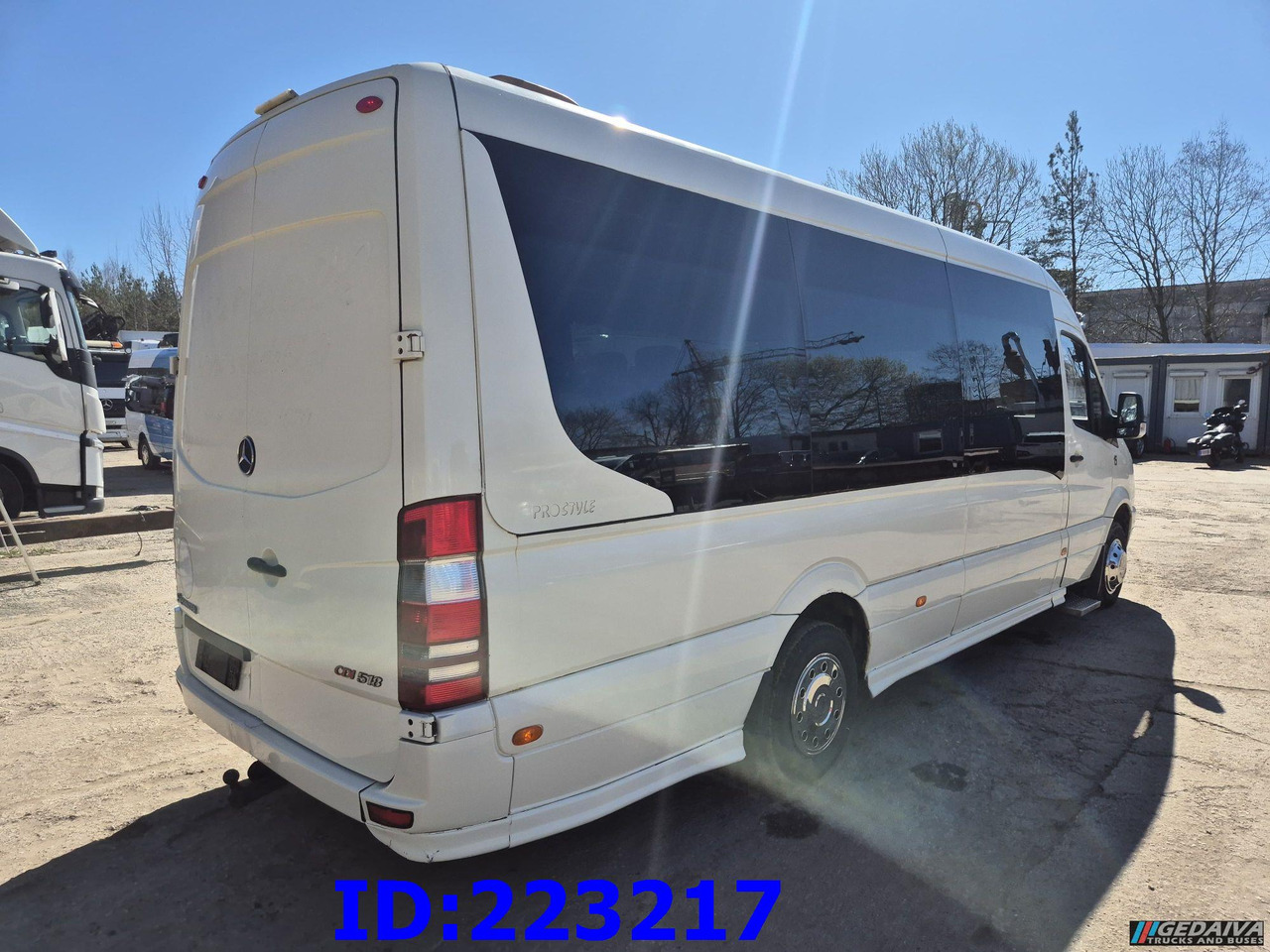 MERCEDES-BENZ Sprinter 518 VIP Prostyle 17-Place (Motor defekt) - Autocarro: foto 4 MERCEDES-BENZ Sprinter 518 VIP Prostyle 17-Place (Motor defekt) - Autocarro: foto 4