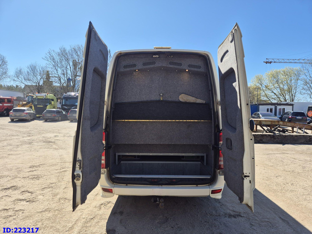 MERCEDES-BENZ Sprinter 518 VIP Prostyle 17-Place (Motor defekt) - Autocarro: foto 5 MERCEDES-BENZ Sprinter 518 VIP Prostyle 17-Place (Motor defekt) - Autocarro: foto 5