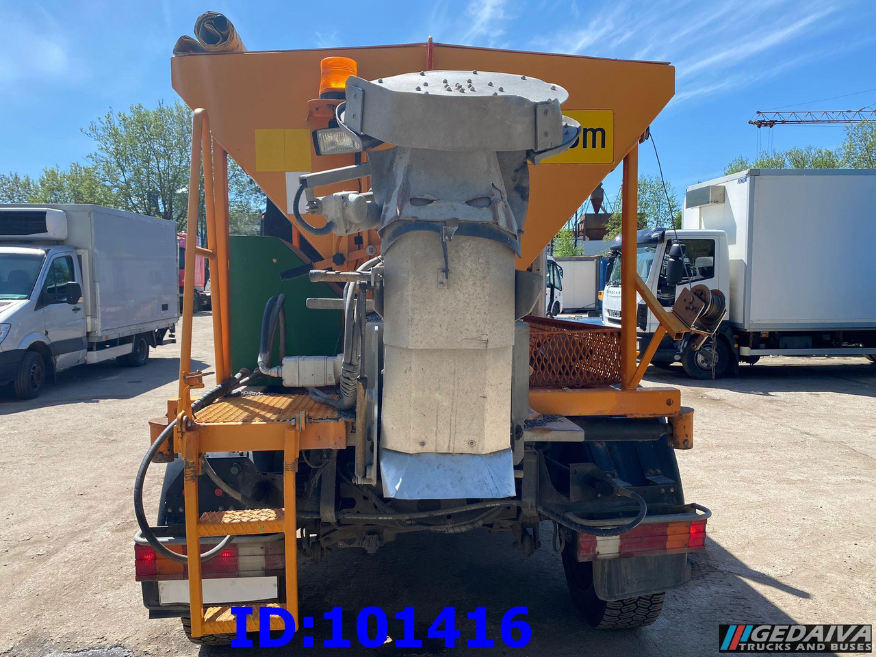 MERCEDES-BENZ Unimog U300 4X4 - Veículo limpa-neves: foto 5 MERCEDES-BENZ Unimog U300 4X4 - Veículo limpa-neves: foto 5