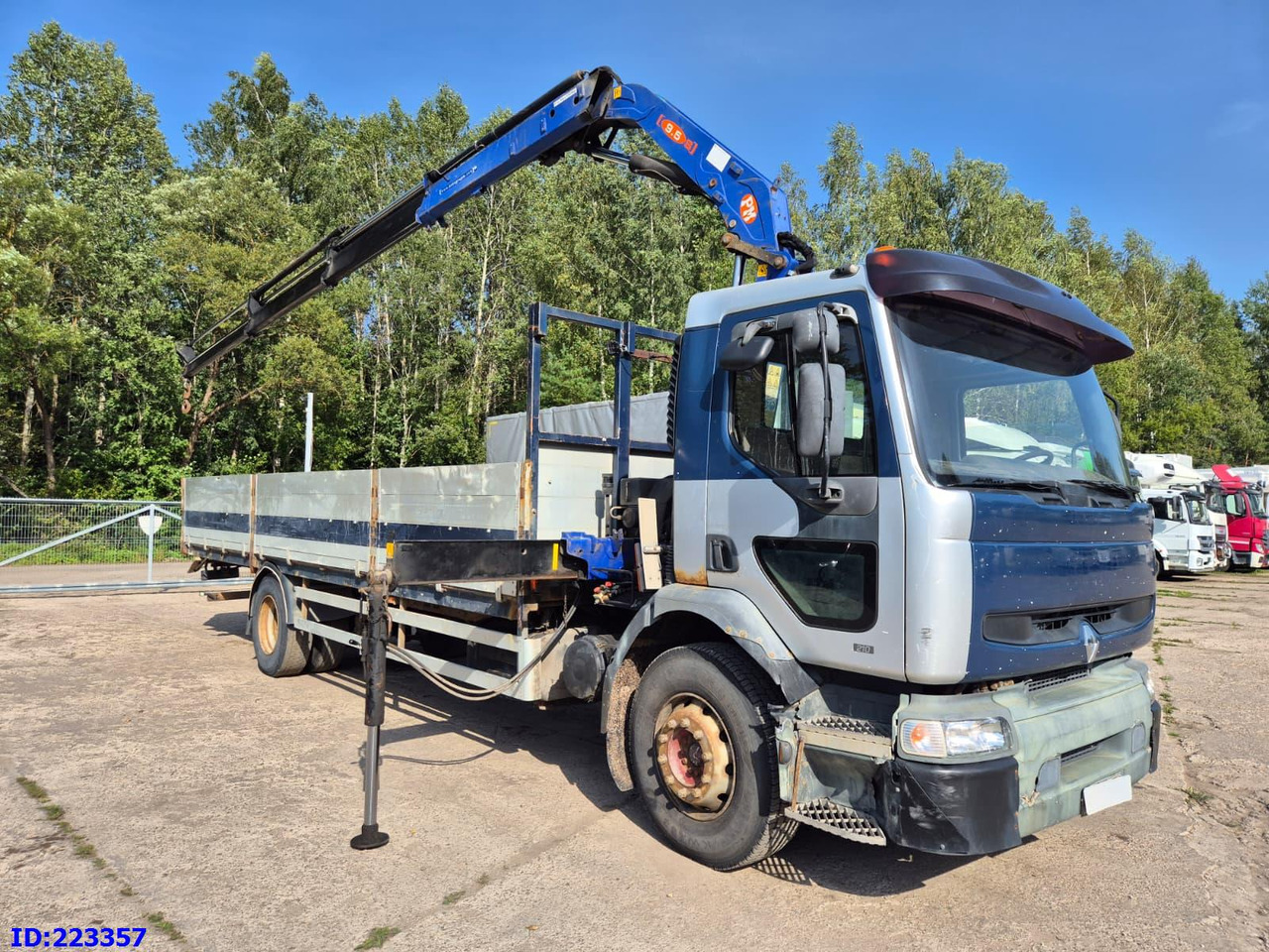 RENAULT Premium 210 4x2 Crane PM - Caminhão florestal: foto 2 RENAULT Premium 210 4x2 Crane PM - Caminhão florestal: foto 2