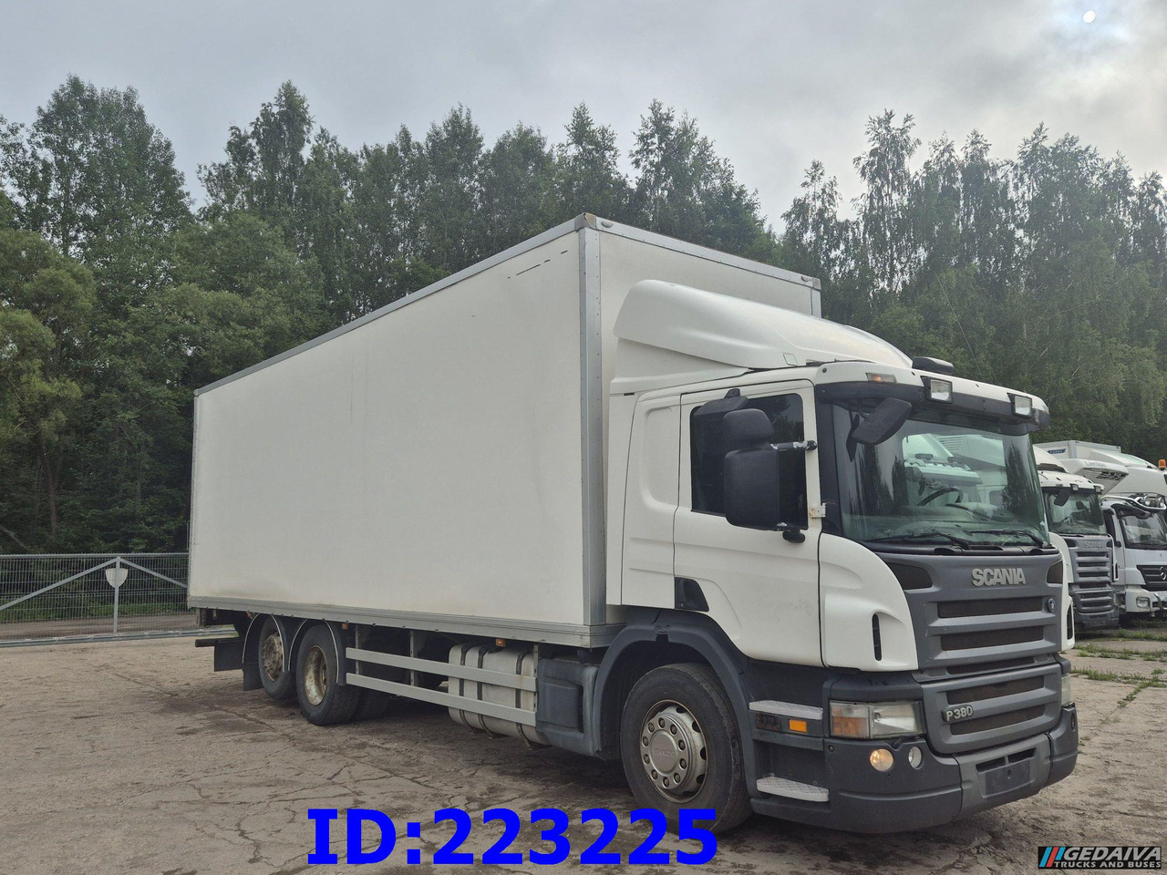 SCANIA P380 6x2 Open side box - Caminhão furgão: foto 4 SCANIA P380 6x2 Open side box - Caminhão furgão: foto 4